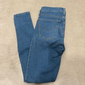 Levi’s 710 Super Skinny Jean